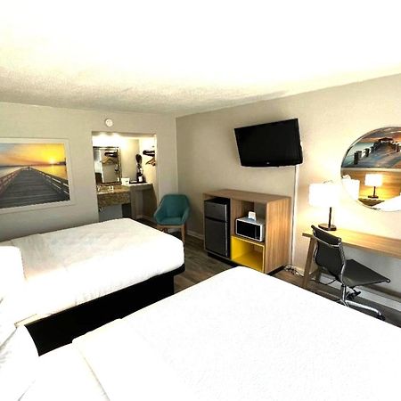 Days Inn By Wyndham Wildwood I-75 Eksteriør billede