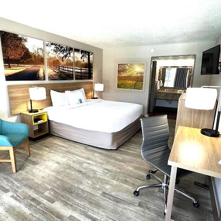 Days Inn By Wyndham Wildwood I-75 Eksteriør billede