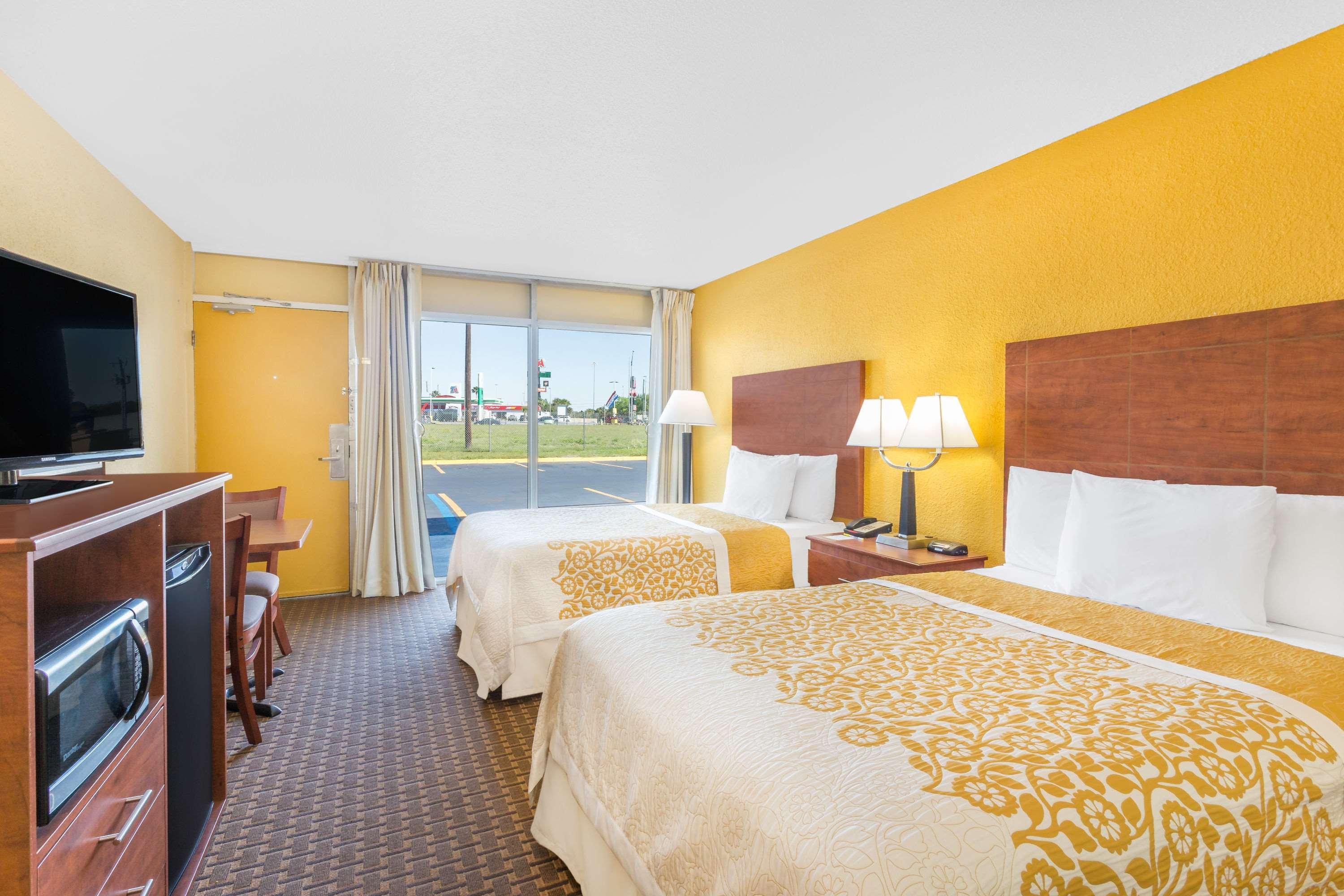 Days Inn By Wyndham Wildwood I-75 Eksteriør billede