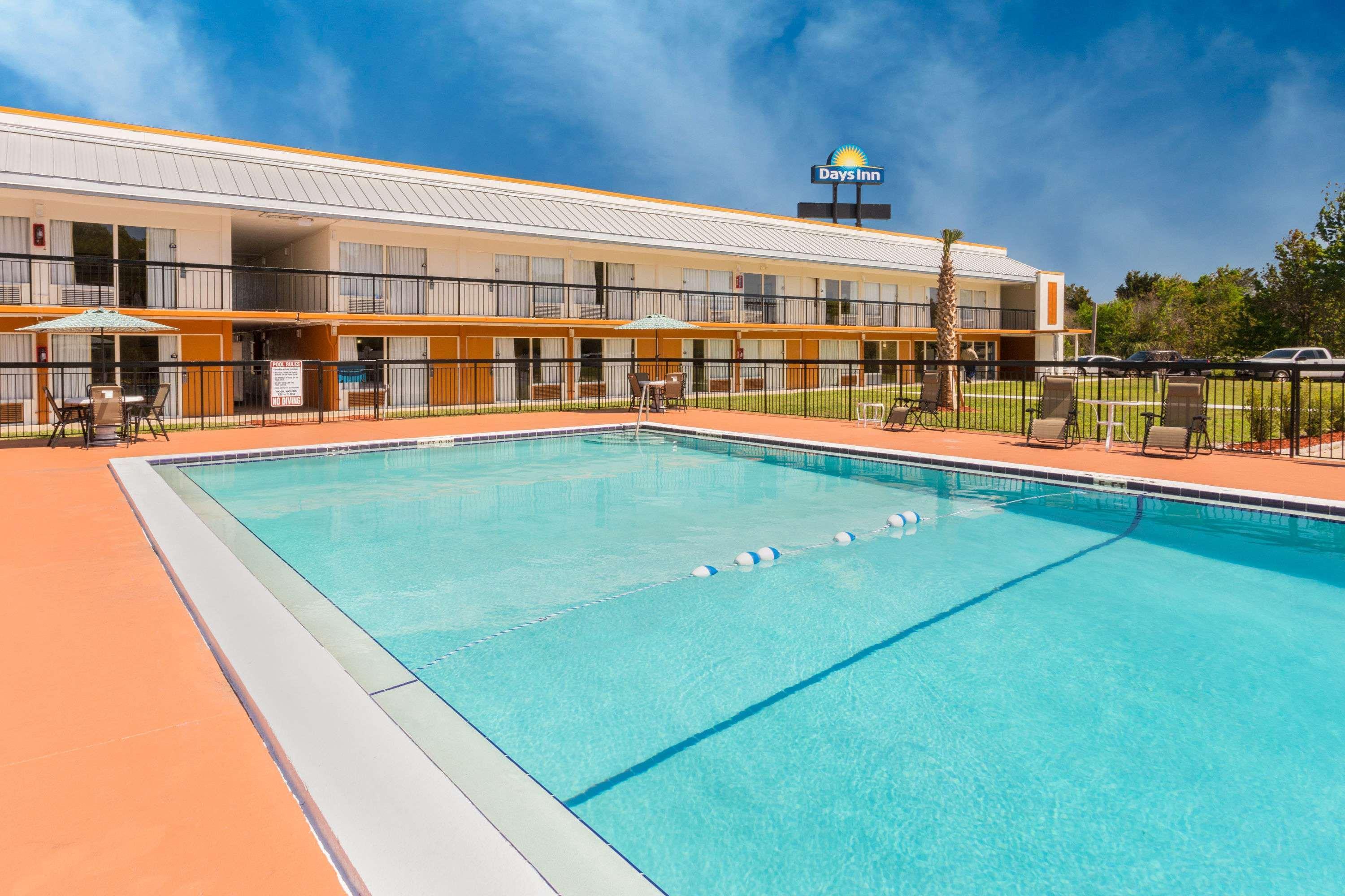 Days Inn By Wyndham Wildwood I-75 Eksteriør billede