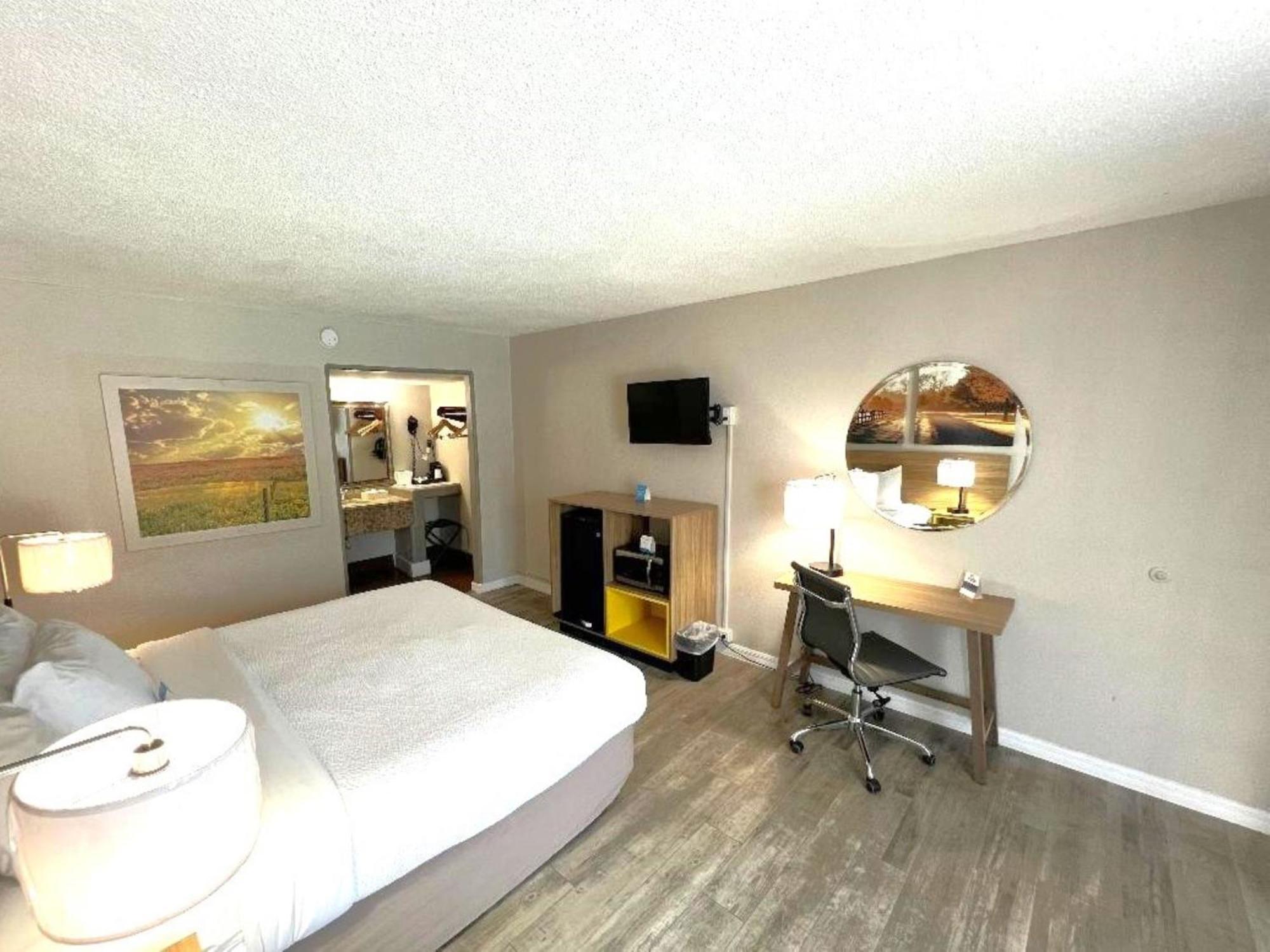 Days Inn By Wyndham Wildwood I-75 Eksteriør billede