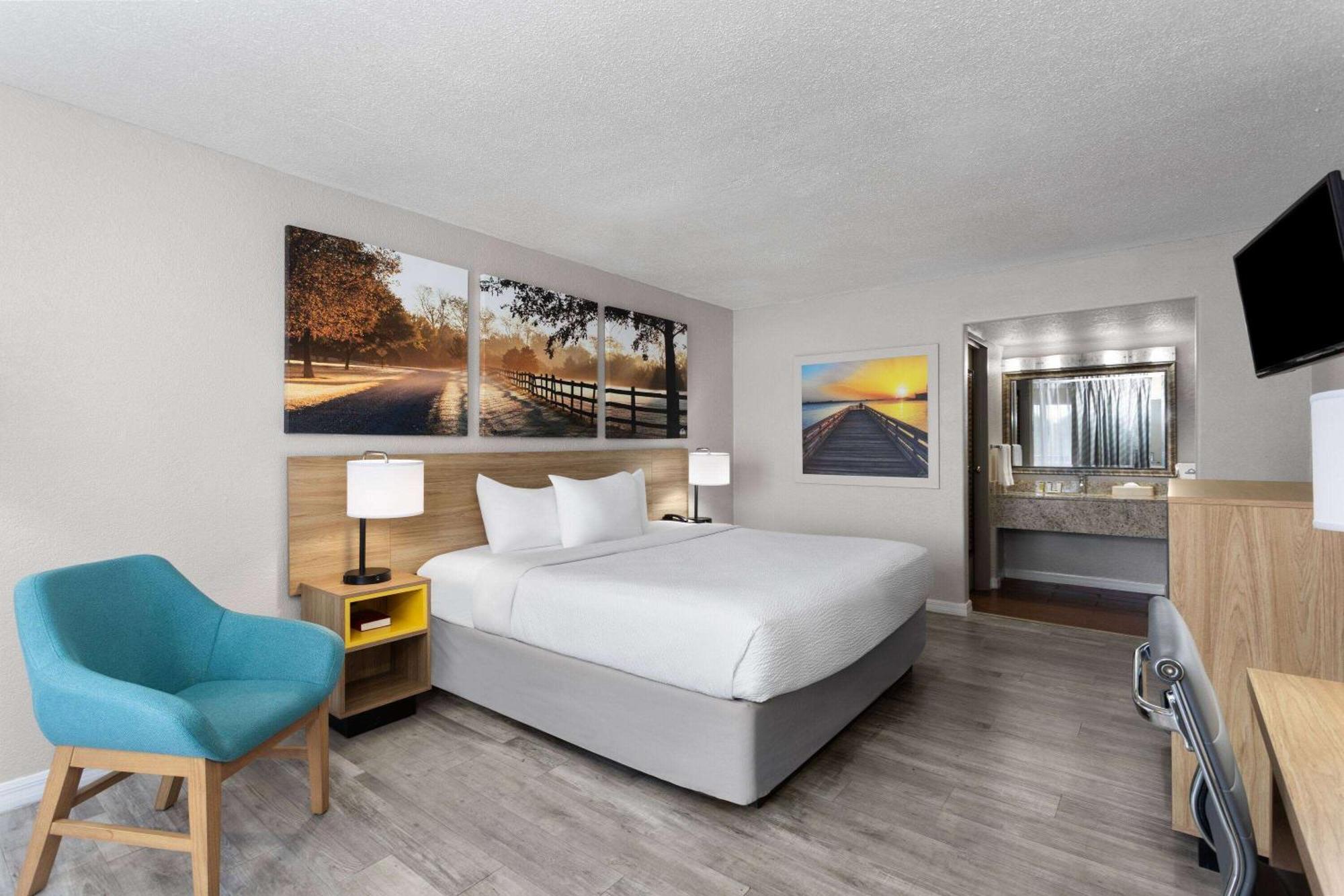 Days Inn By Wyndham Wildwood I-75 Eksteriør billede