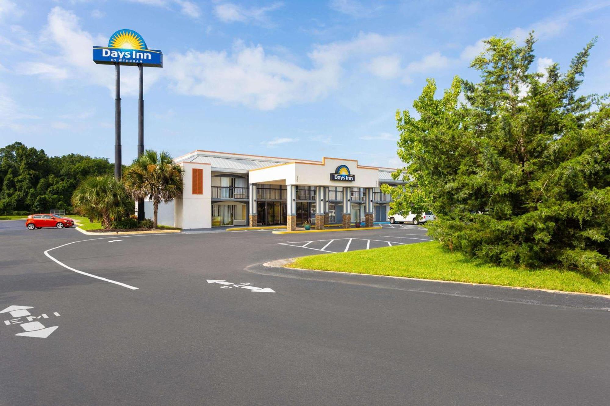 Days Inn By Wyndham Wildwood I-75 Eksteriør billede