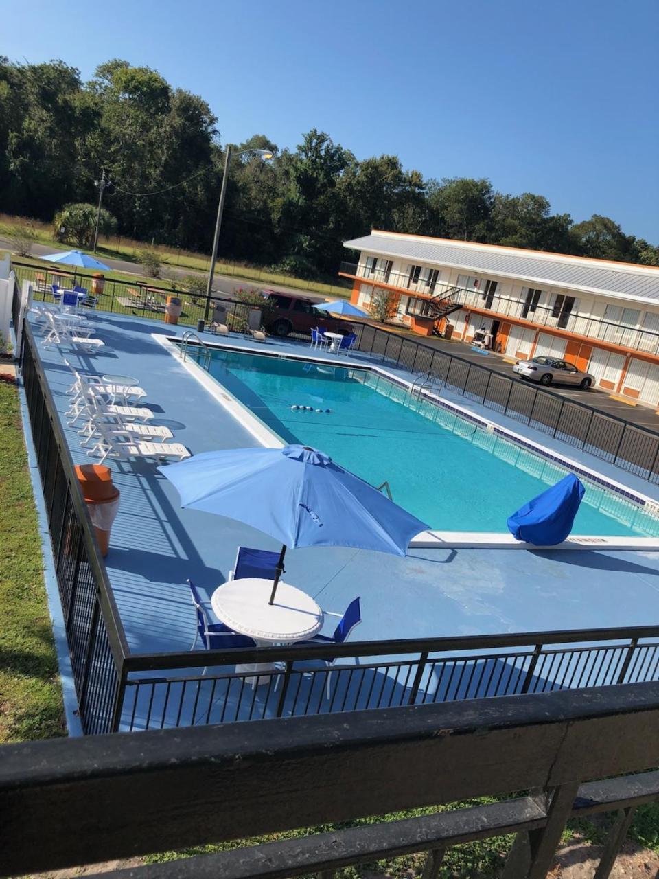 Days Inn By Wyndham Wildwood I-75 Eksteriør billede